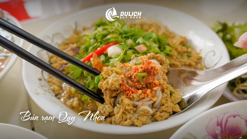 Bún ram Quy Nhơn đậm đà khó quên
