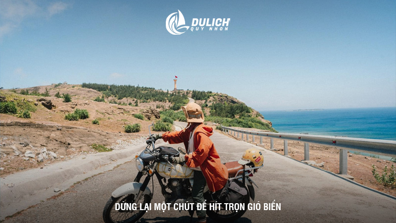 Dừng lại một chút để hít trọn gió biển.
