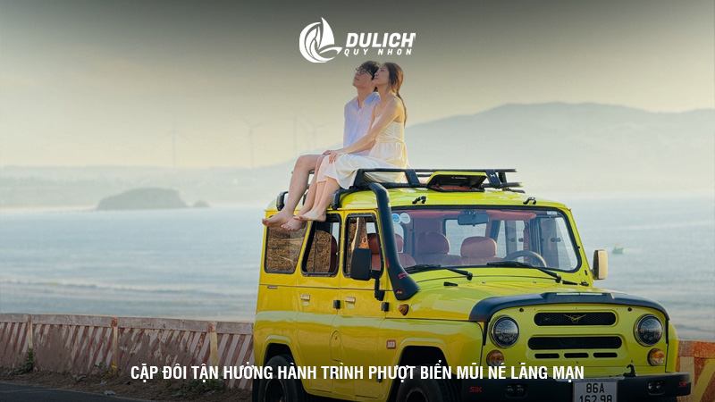 Cặp đôi tận hưởng hành trình phượt biển Mũi Né lãng mạn