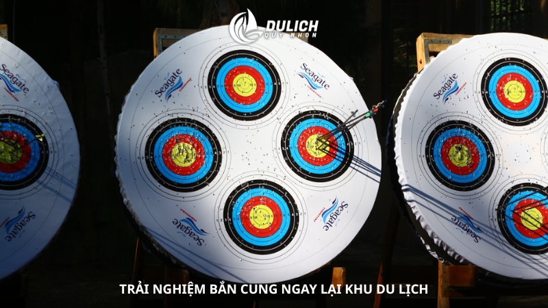 Trải nghiệm bắn cung ngay lại khu du lịch