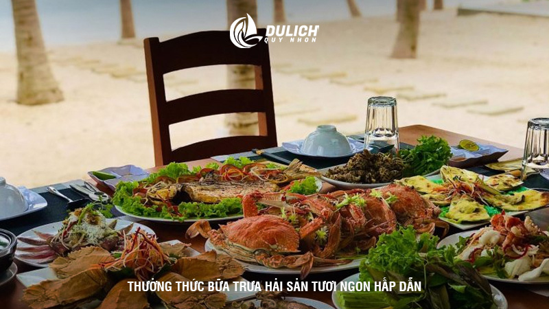 Thưởng thức bữa trưa hải sản