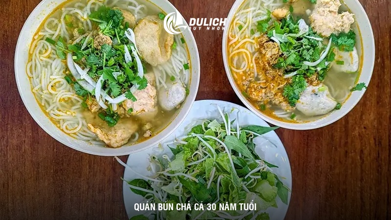 Quán bún chả cá 30 năm tuổi