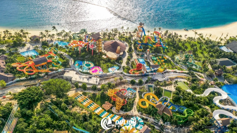Biển Nha Trang rực nắng đẹp dịu nhẹ tháng 12
