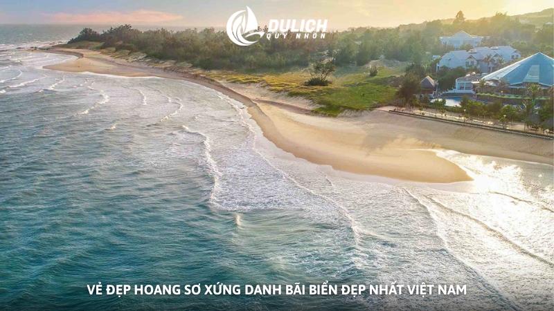 Vẻ đẹp hoang sơ xứng danh bãi biển đẹp nhất Việt Nam