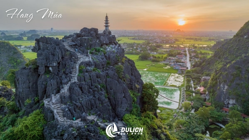 Hang Múa, điểm check-in nhìn toàn cảnh Tràng An