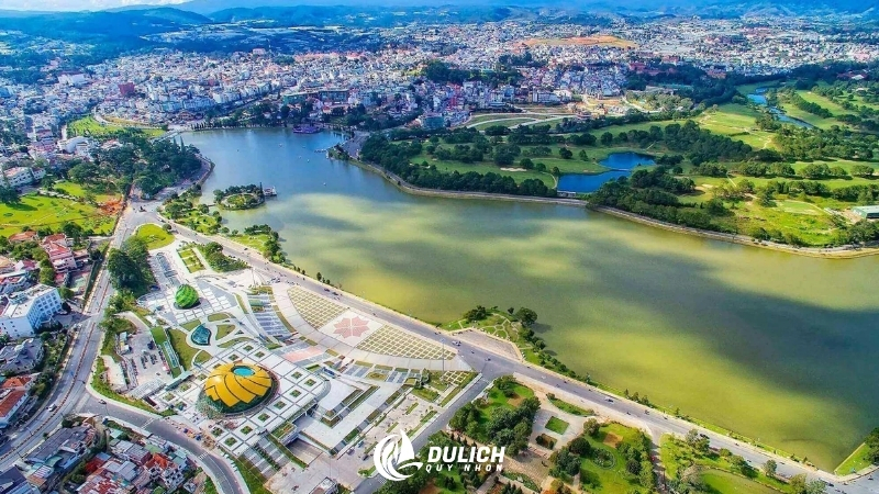 Đà Lạt mộng mơ, ngàn hoa khoe sắc, không khí mát lành