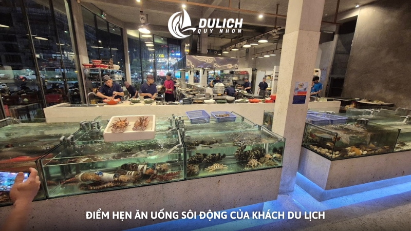 Điểm hẹn ăn uống sôi động của khách du lịch