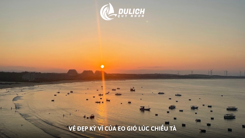 Vẻ đẹp kỳ vĩ của Eo Gió lúc chiều tà