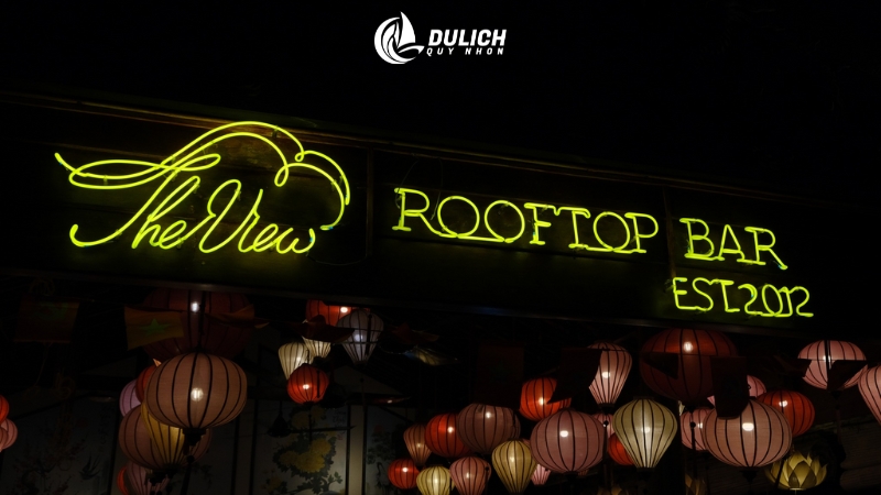 Không gian bên trong của The View Rooftop Bar