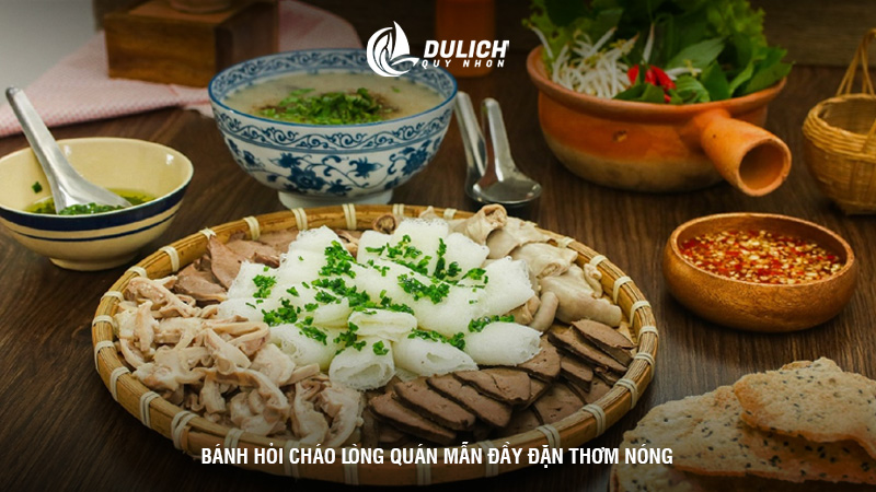 Bánh hỏi cháo lòng Quán Mẫn đầy đặn thơm nóng