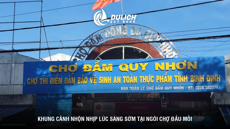 Khung cảnh nhộn nhịp lúc sáng sớm tại ngôi chợ đầu mối