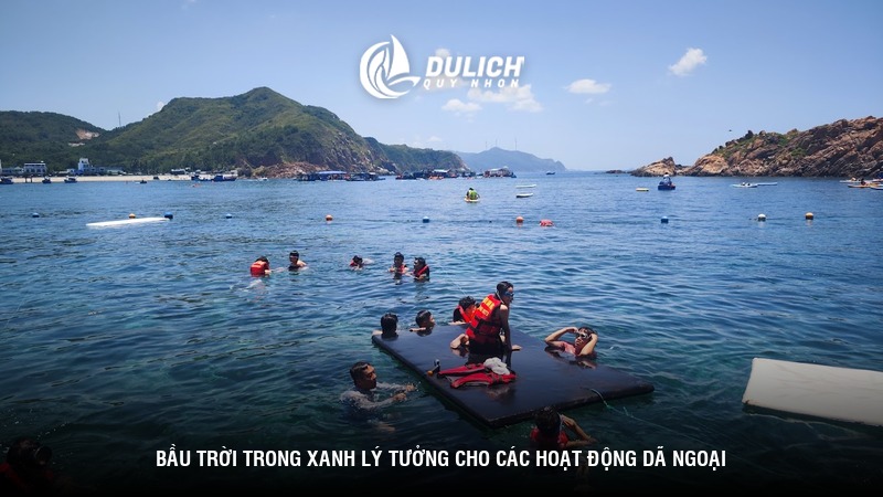 Bầu trời trong xanh lý tưởng cho các hoạt động dã ngoại