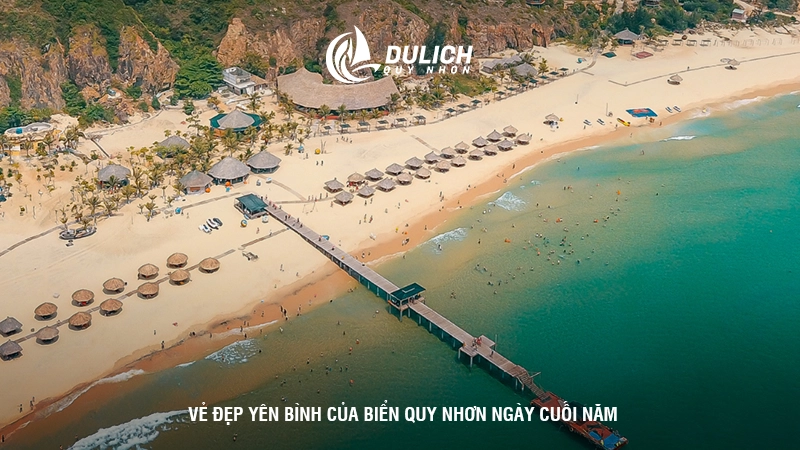 Vẻ đẹp yên bình của biển Quy Nhơn ngày cuối năm
