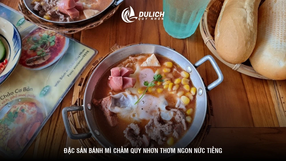 Đặc sản bánh mì chấm Quy Nhơn thơm ngon nức tiếng