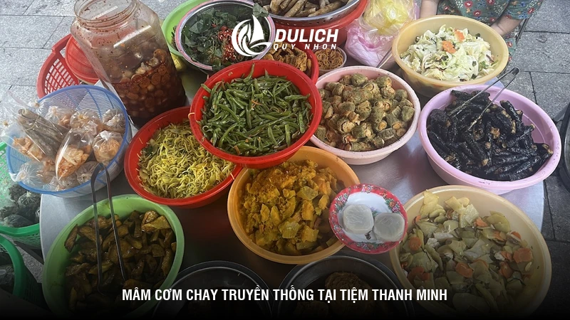 Mâm cơm chay truyền thống tại tiệm Thanh Minh