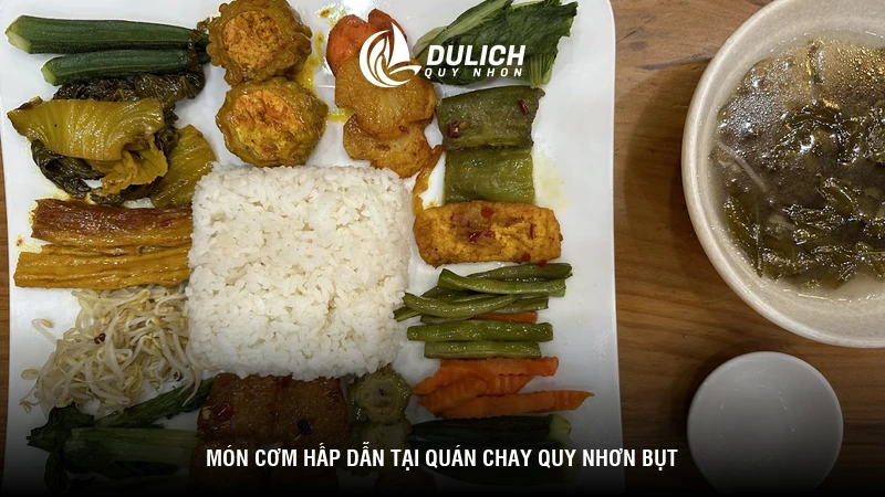 Món cơm hấp dẫn tại quán chay Quy Nhơn Bụt