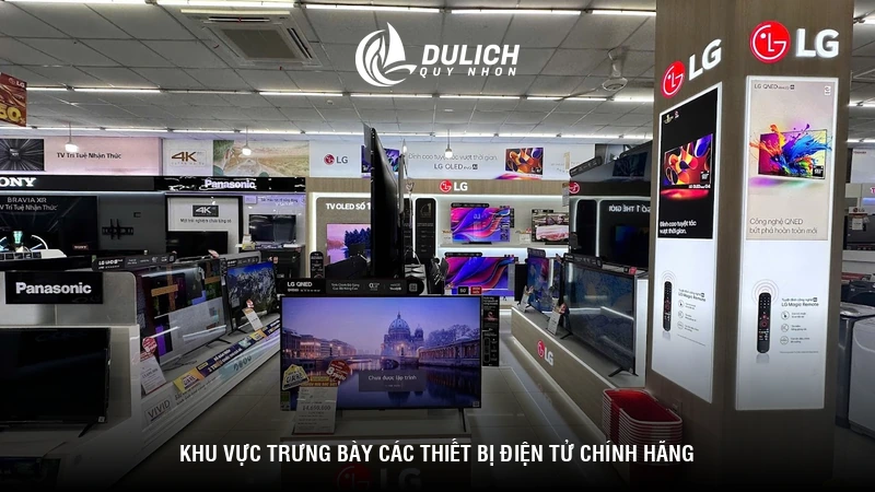 Khu vực trưng bày các thiết bị điện tử chính hãng